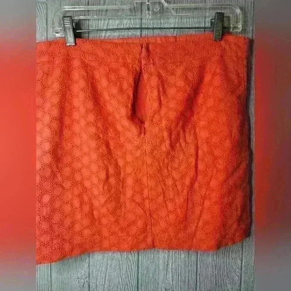 Gap Coral colored eyelet mini skirt size small. - Picture 5 of 6